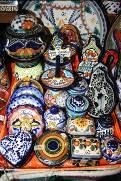 En el Mercado, "El Parian", encontramos un gran variedad de artesanía como la talavera, loza o azulejo esmaltado cuya tradición en nuestro país se remonta al siglo XVI.