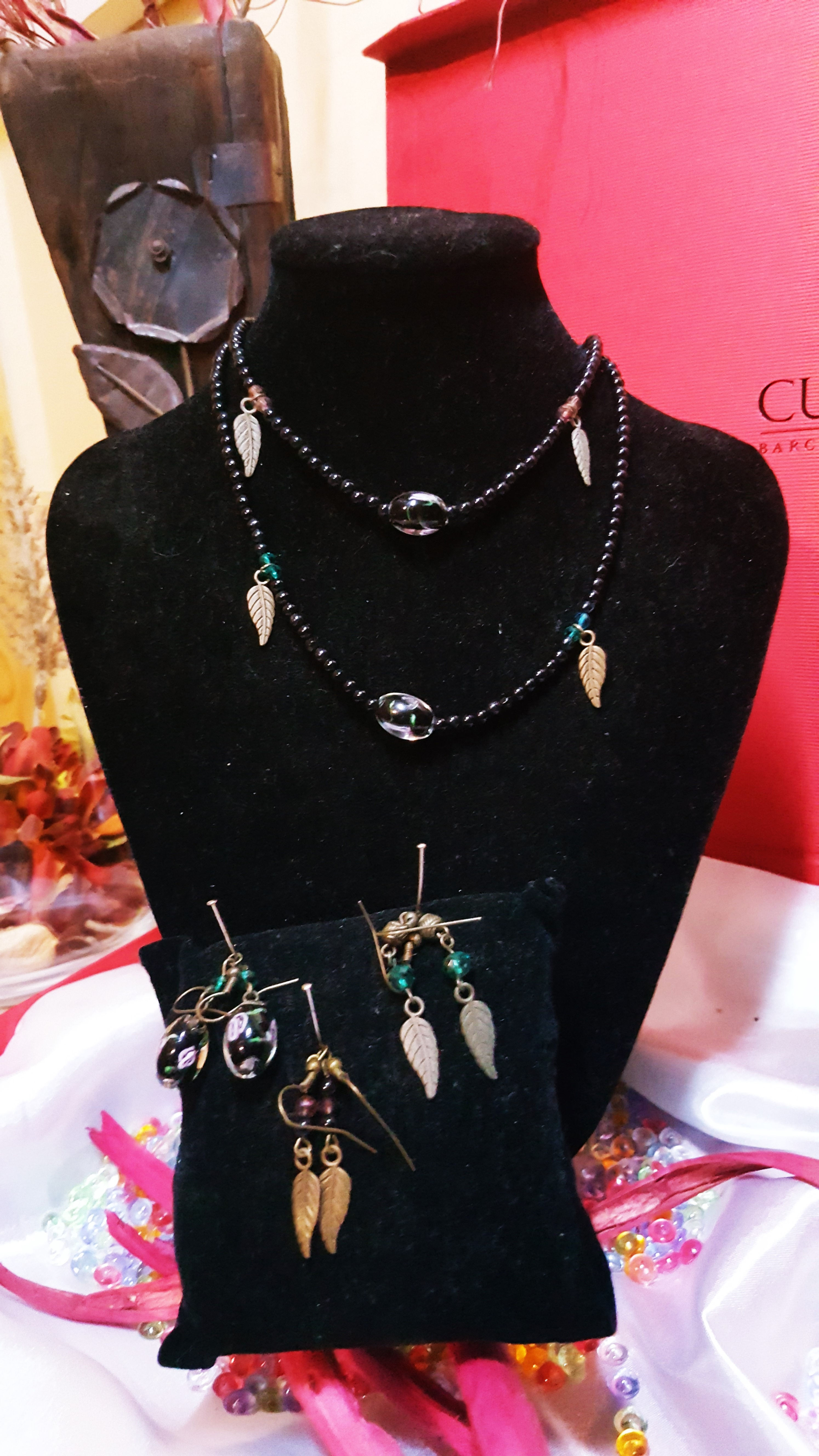 Conjunto de gargantilla y pendientes