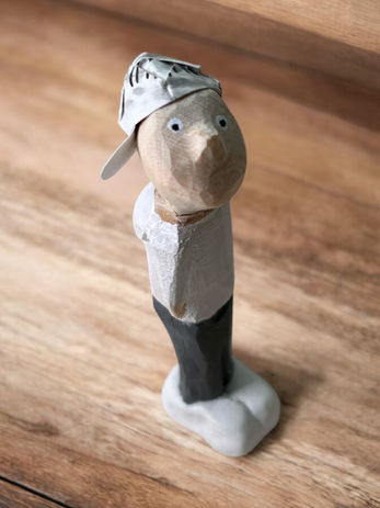 Handgefertigte Figuren aus Zirben-oder Lindenholz geschnitzt, Pappmachè Figuren