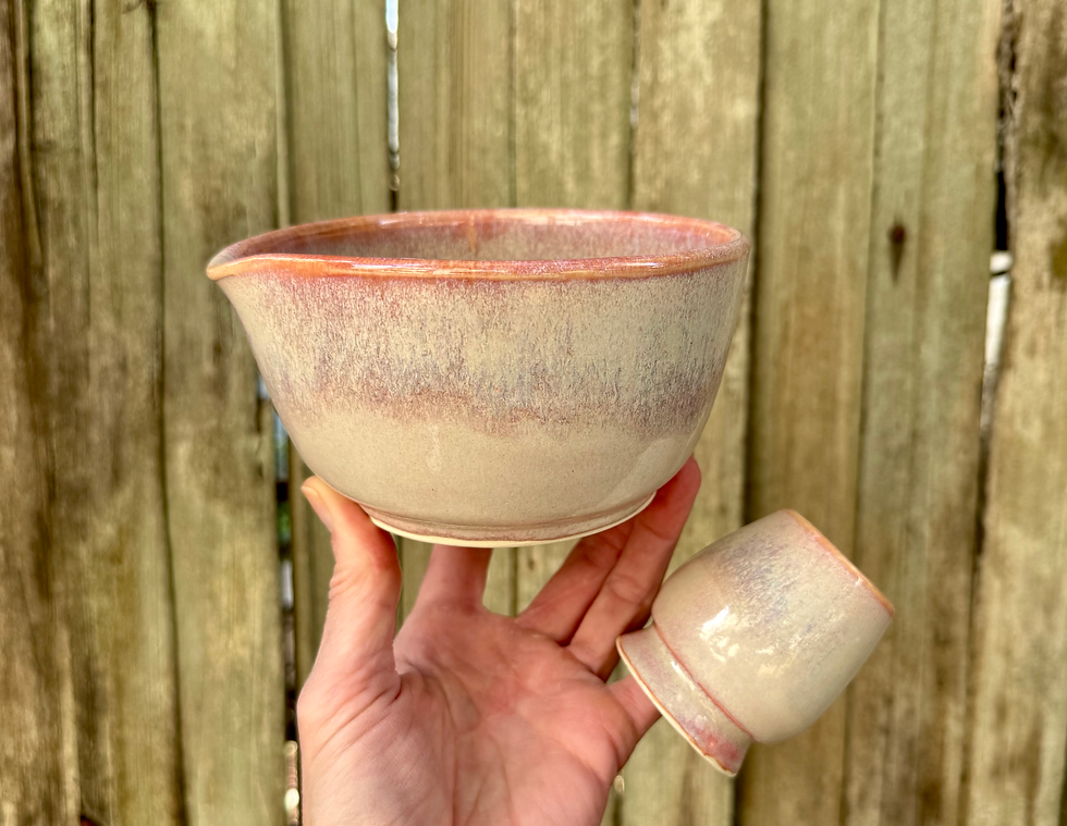 Thumbnail: Pink matcha bowl with whisk holder