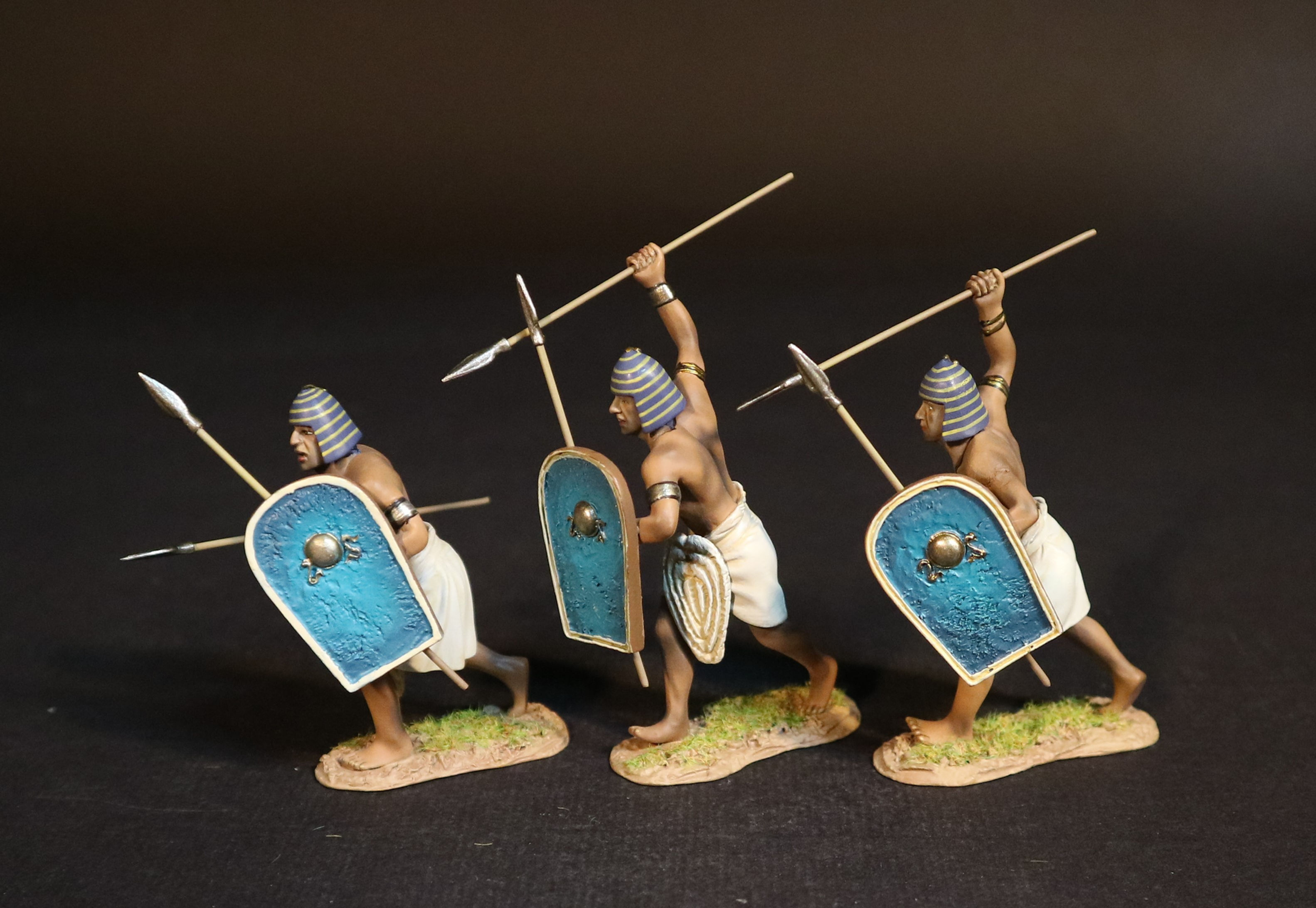 NKE-12B - Egyptian Chariot Runners