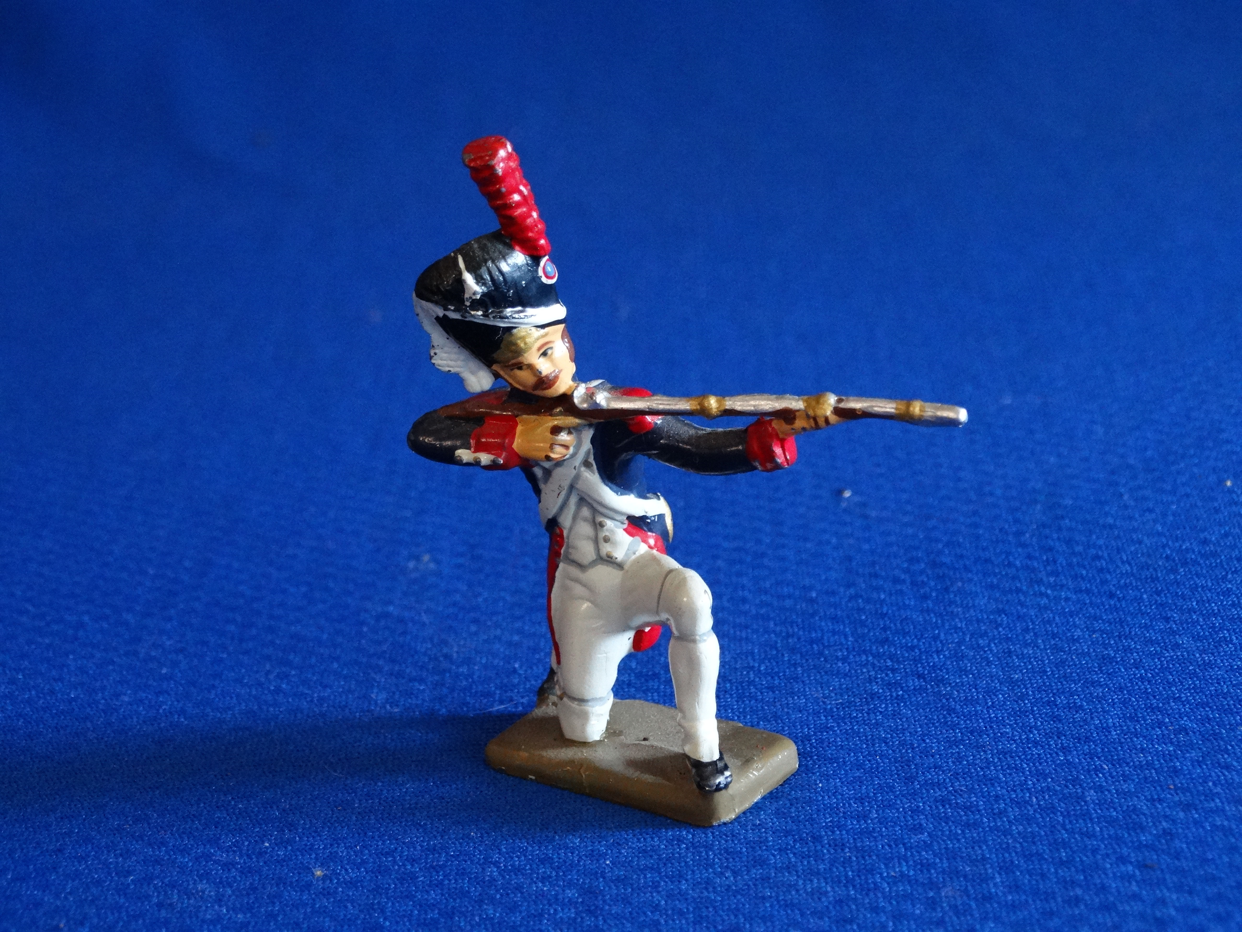 MI-886 - French Imperial Guard Kneeling Firing  - Napoleonic