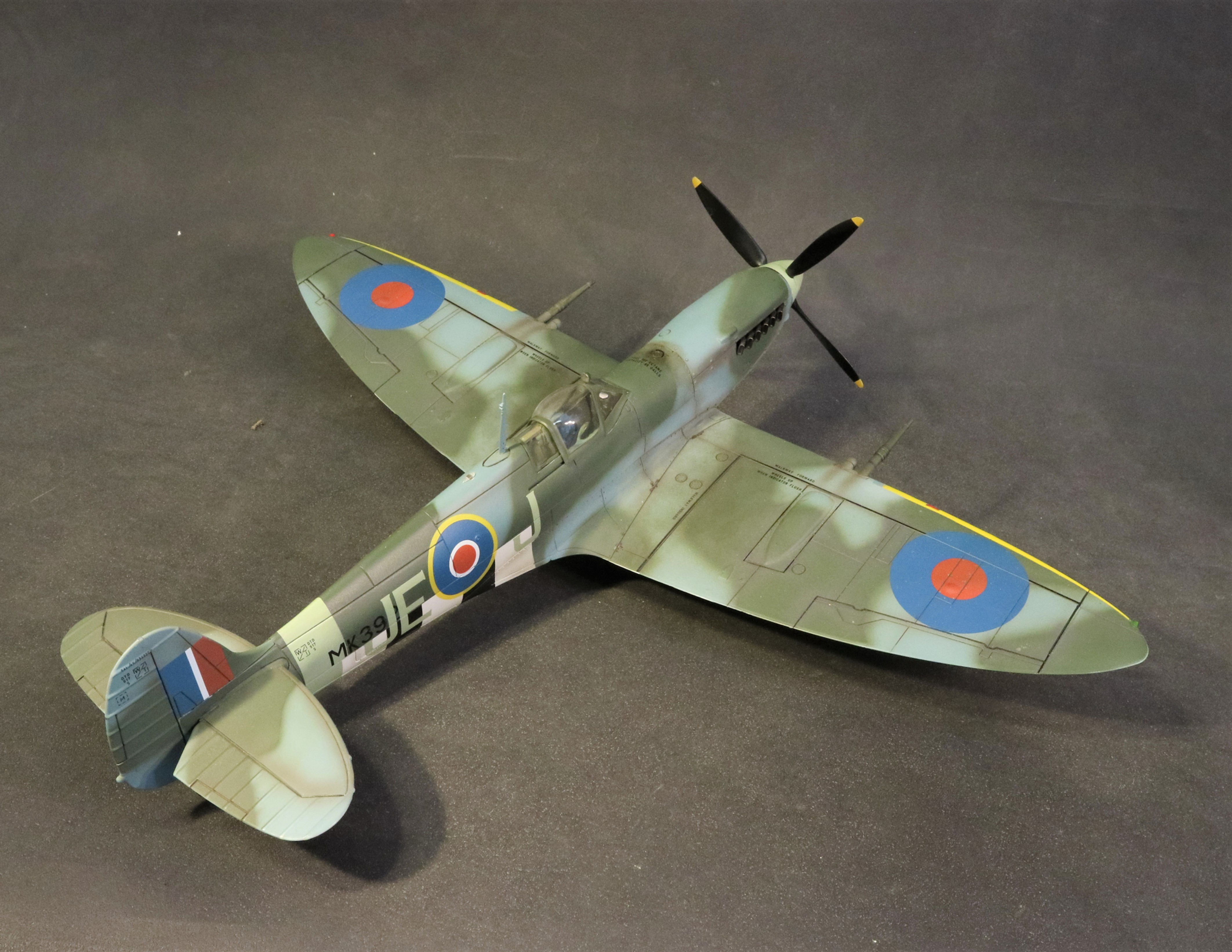 RAF-02 - Supermarine Spitfire MK.IXe MK392 W/Commander J. E. Johnson, No.144