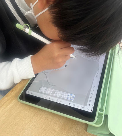 午後の部は、名刺作りとコンクールの下書き準備。