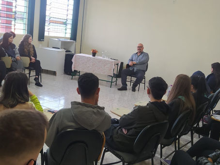 Colaboradores da Associação Santo Expedito vão à Escola