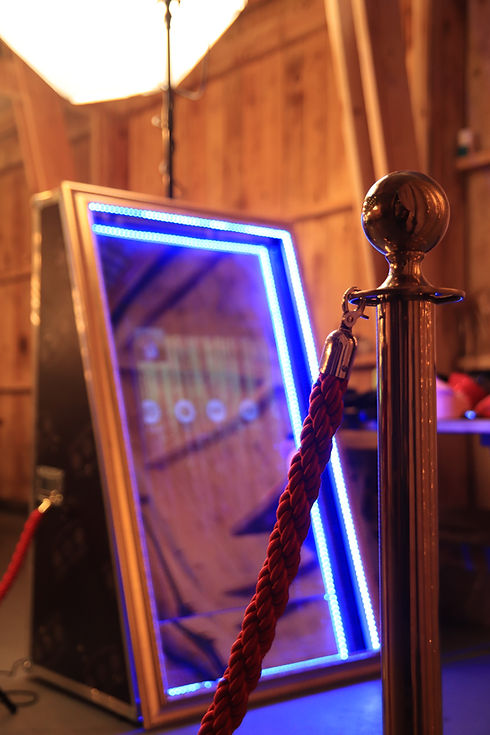 mirror booth photography events photo both.jpg