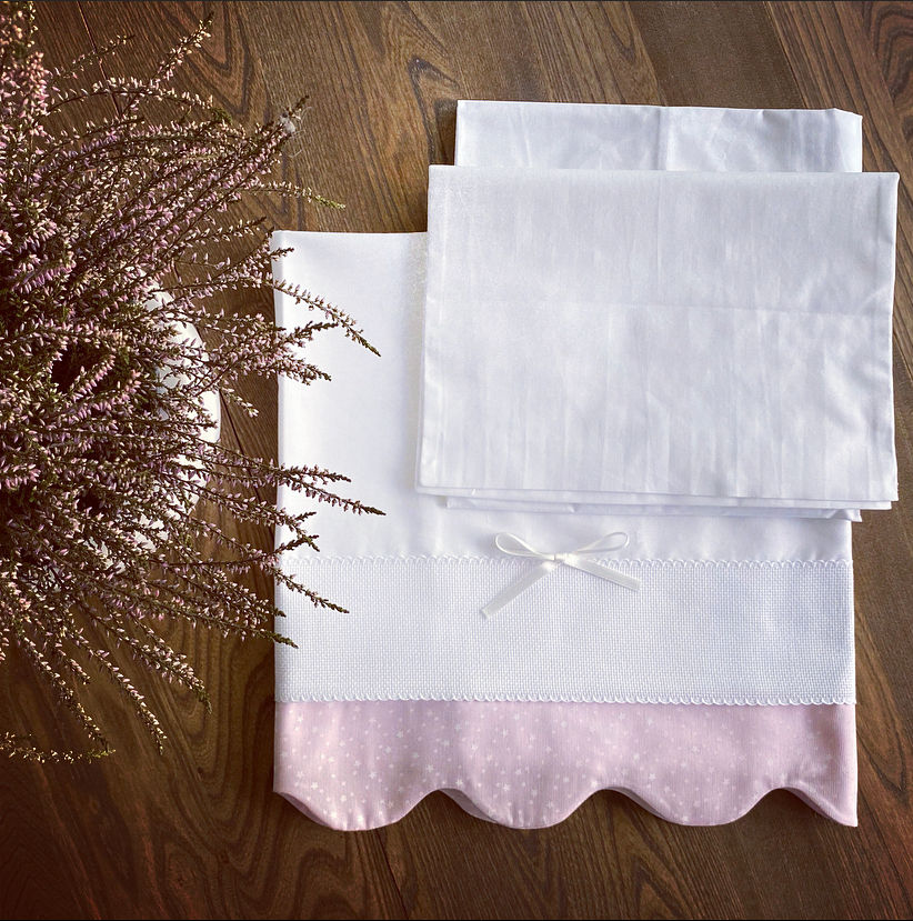 Thumbnail: Cot/Cradle sheet girl