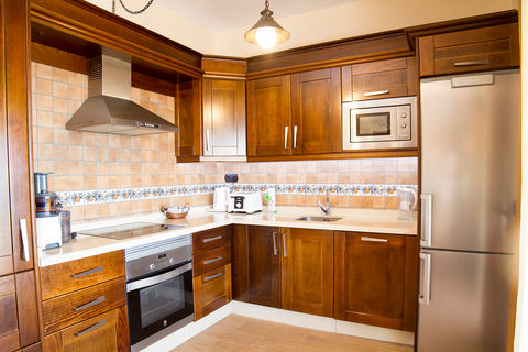 house 2 kitchen 2.jpg