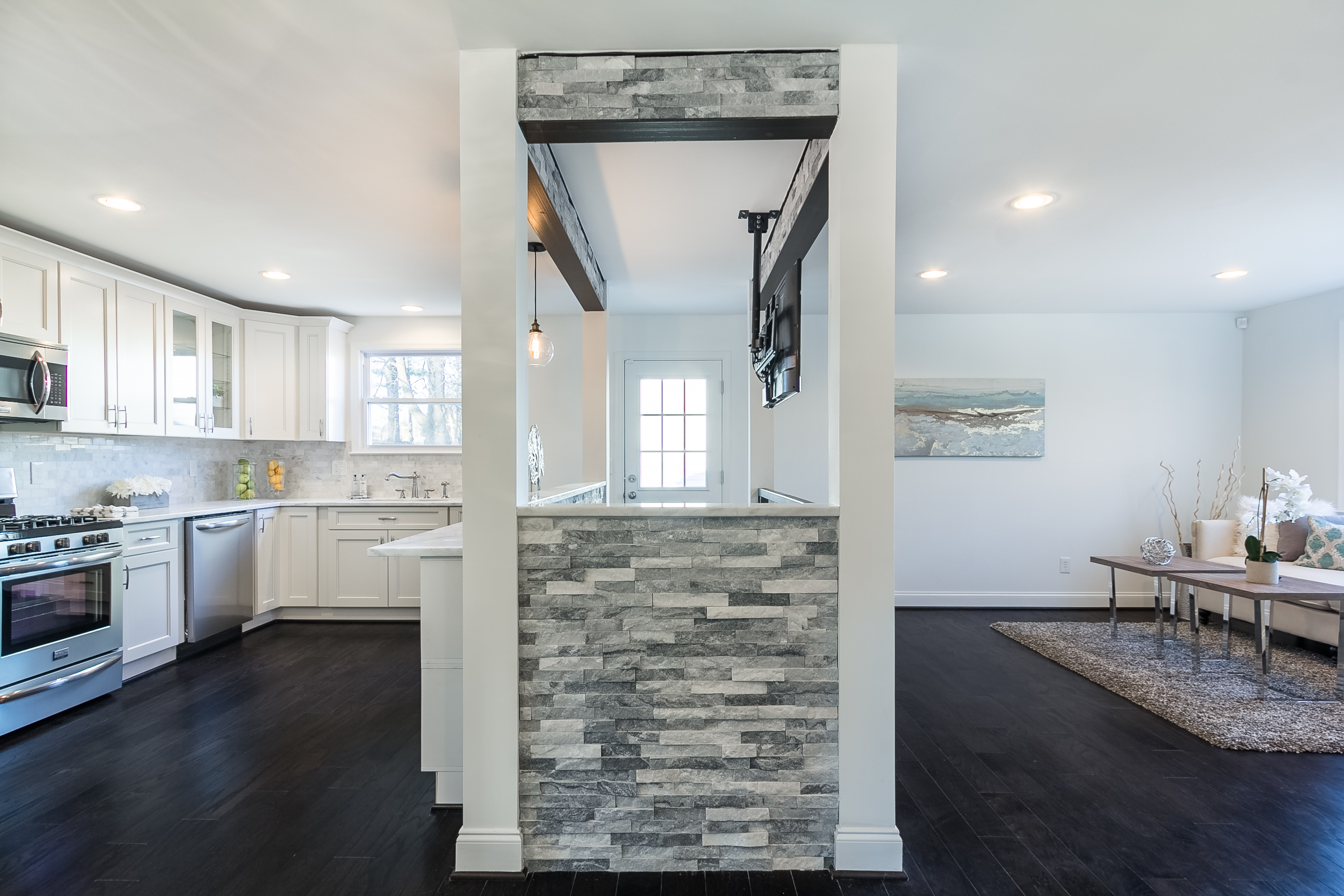 18 W Chestnut Hill Lane-18