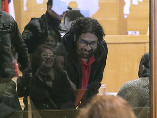 Fotografo Felipe Durán y Cristian Levinao fueron absueltos: Montaje de fiscales cae por falta de pru