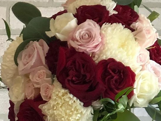 burgundy pink white bridal bouquet