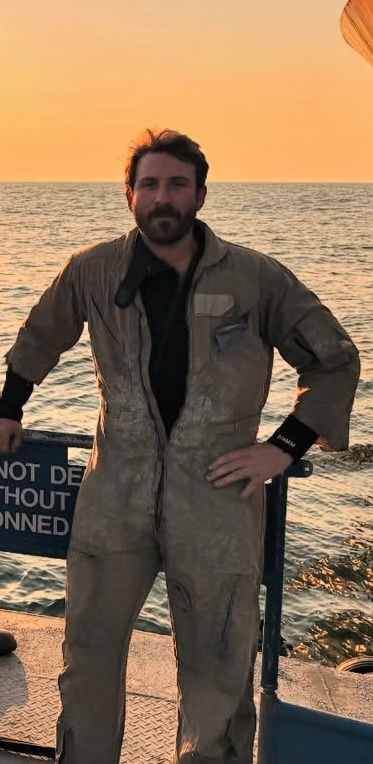 Diver providing professional underwater services.