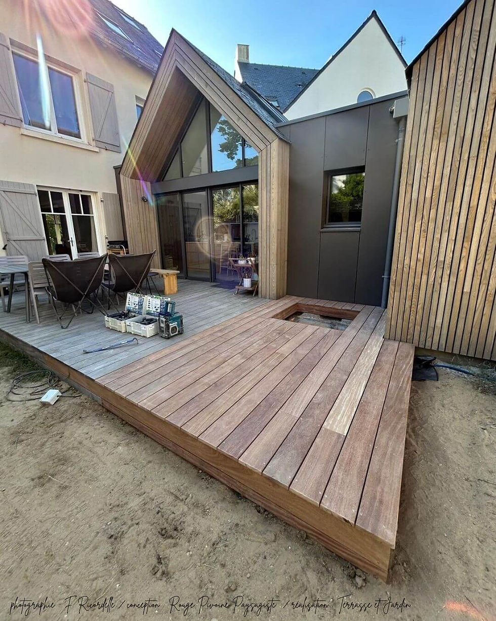 Rénovation et agrandissement de la terrasse (avec réutilisation partielle des lames existantes)