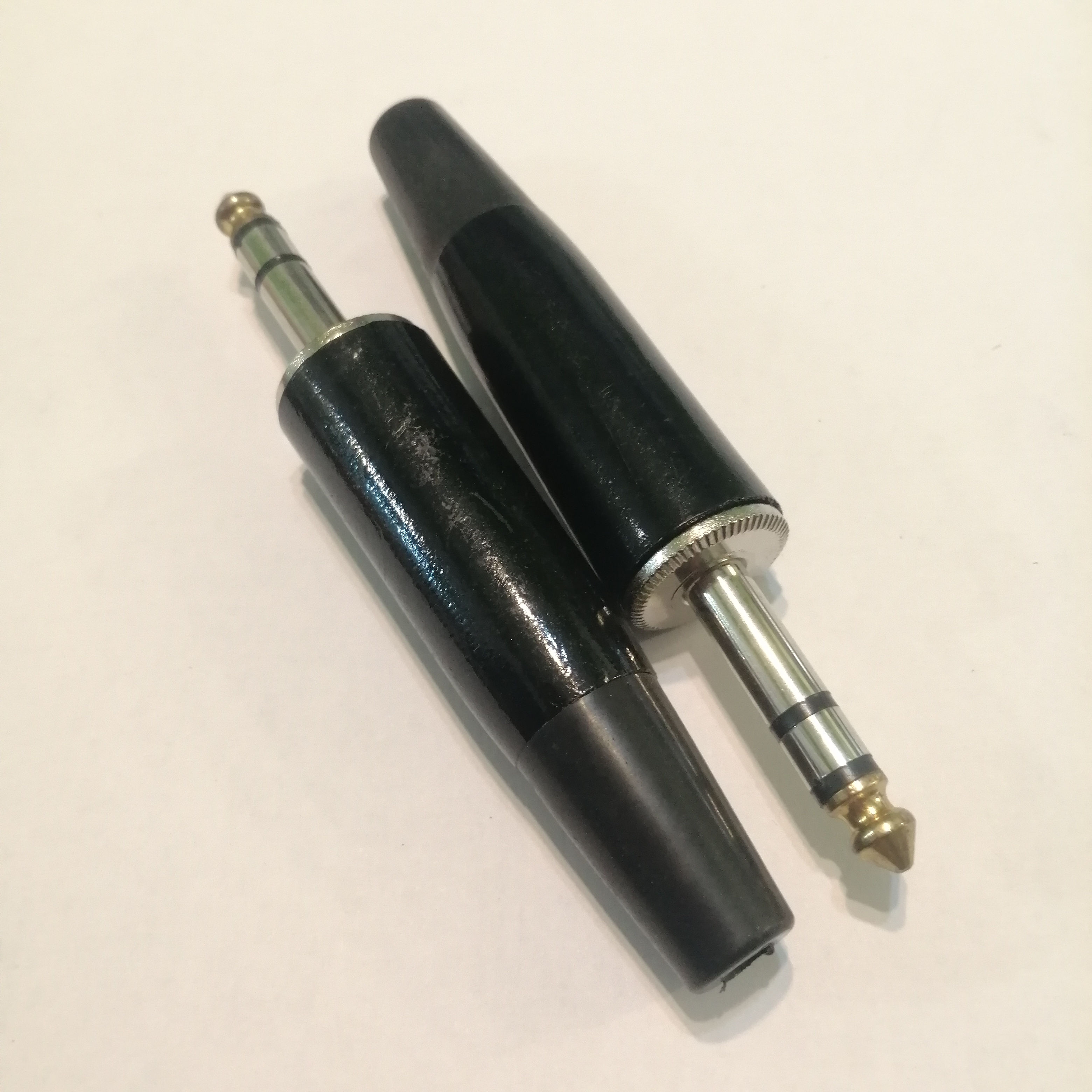 PLUG DE 1/4  STEREO DELUX MIVICS VARIOS GB0060
