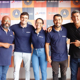 Sediado na Arlindo RN Tintas, o grande encontro de pintores na Academia HidroTintas, com o apoio do MBPM RN e Atlas, uniu teoria, prática e uma homenagem inesquecível ao legado do Senhor Arlindo, transformando o mercado potiguar.