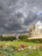 Contemplative and gourmet stroll through Tuileries garden: an open air museum with flowers and trees