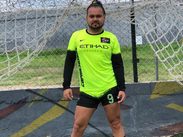 Futbolista supera acto homofóbico durante un partido de futbol