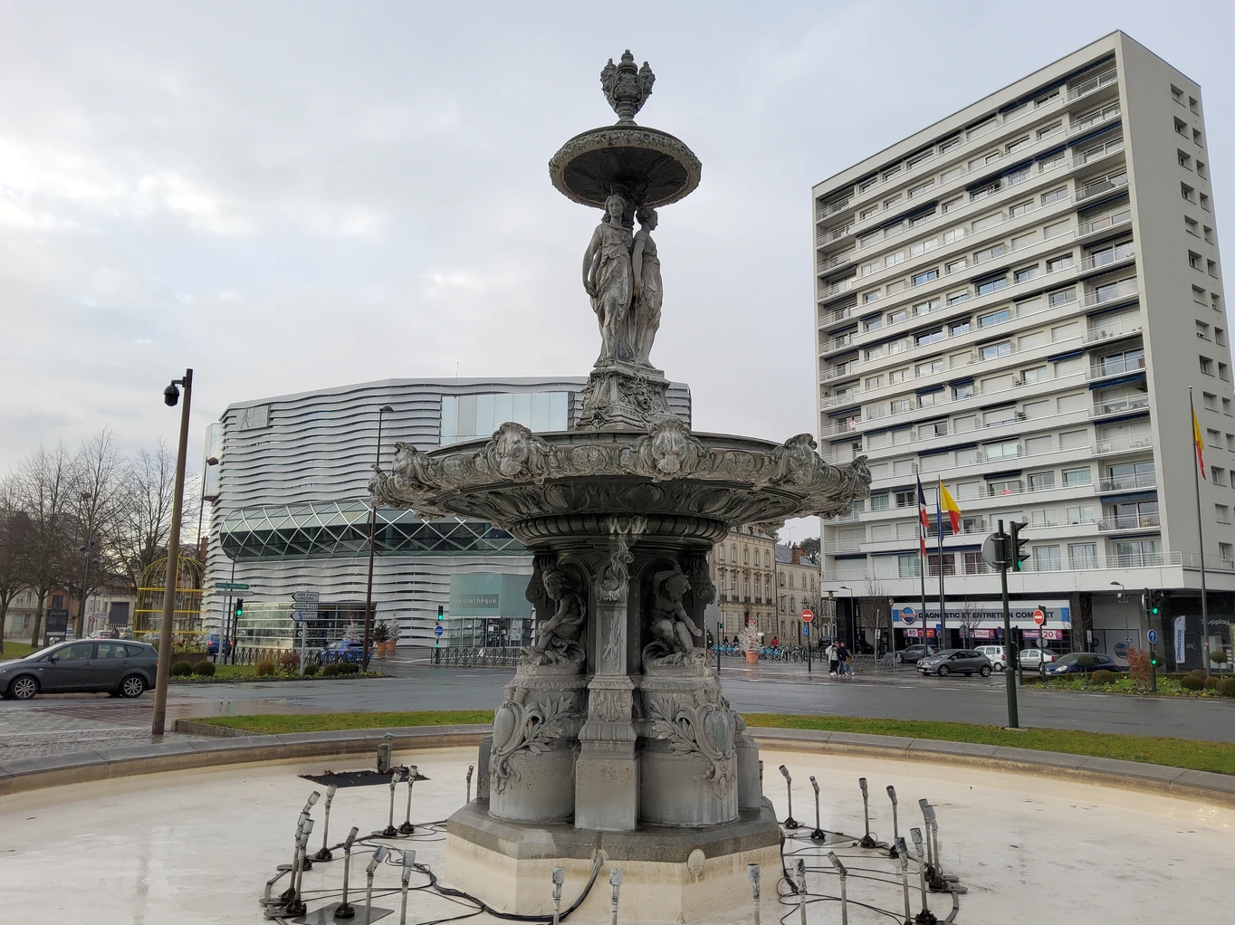 Fontaine Place Gambetta, Orléans