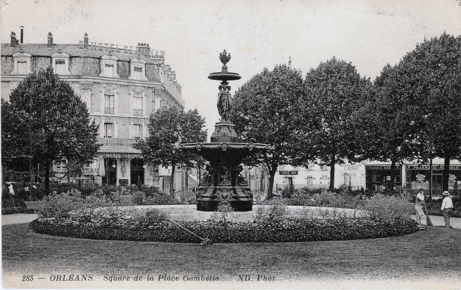 Fontaine Place Gambetta, Orléans