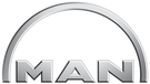 Logo argenté de la marque MAN sur fond noir.
