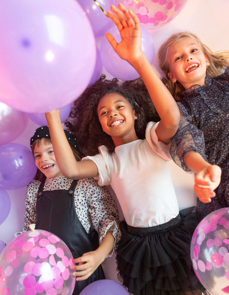 Enfants à un anniversaire