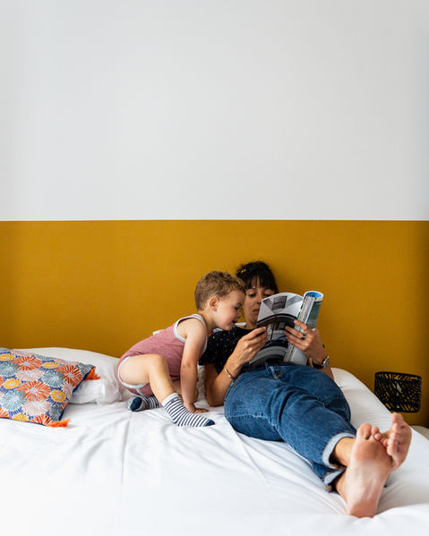 Famille dans la chambre du gite Le Patio dans la Vallée d'Aspe