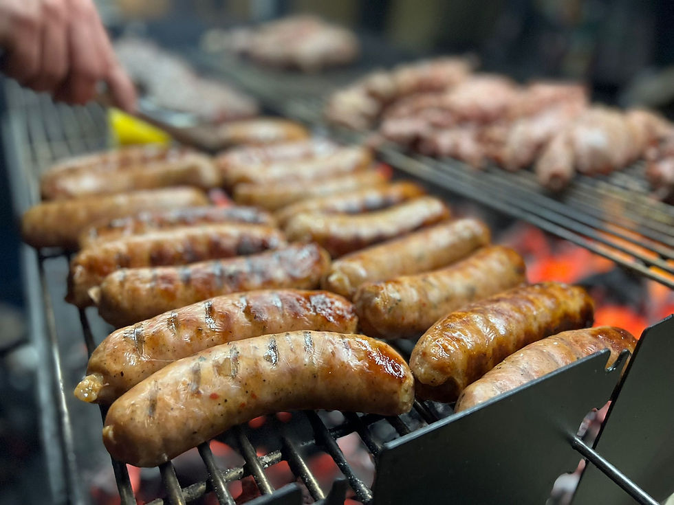 Cuisson lente des viandes au feu de bois, tradition argentine de l’Asado