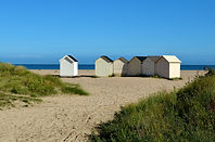 Cabanons_sur_la_plage_d'Ouistreham_1.jpg