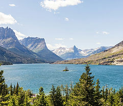 Lac et montagnes à America Voyages.