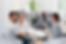 gros-plan-sur-de-jeunes-collegues-ayant-une-reunion.jpg