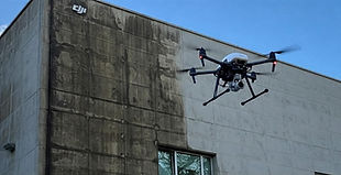 Drone utlisé pour un nettoyage de façade