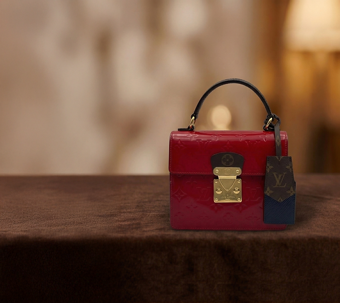 Sac Louis Vuitton rouge vif d'une friperie geneve