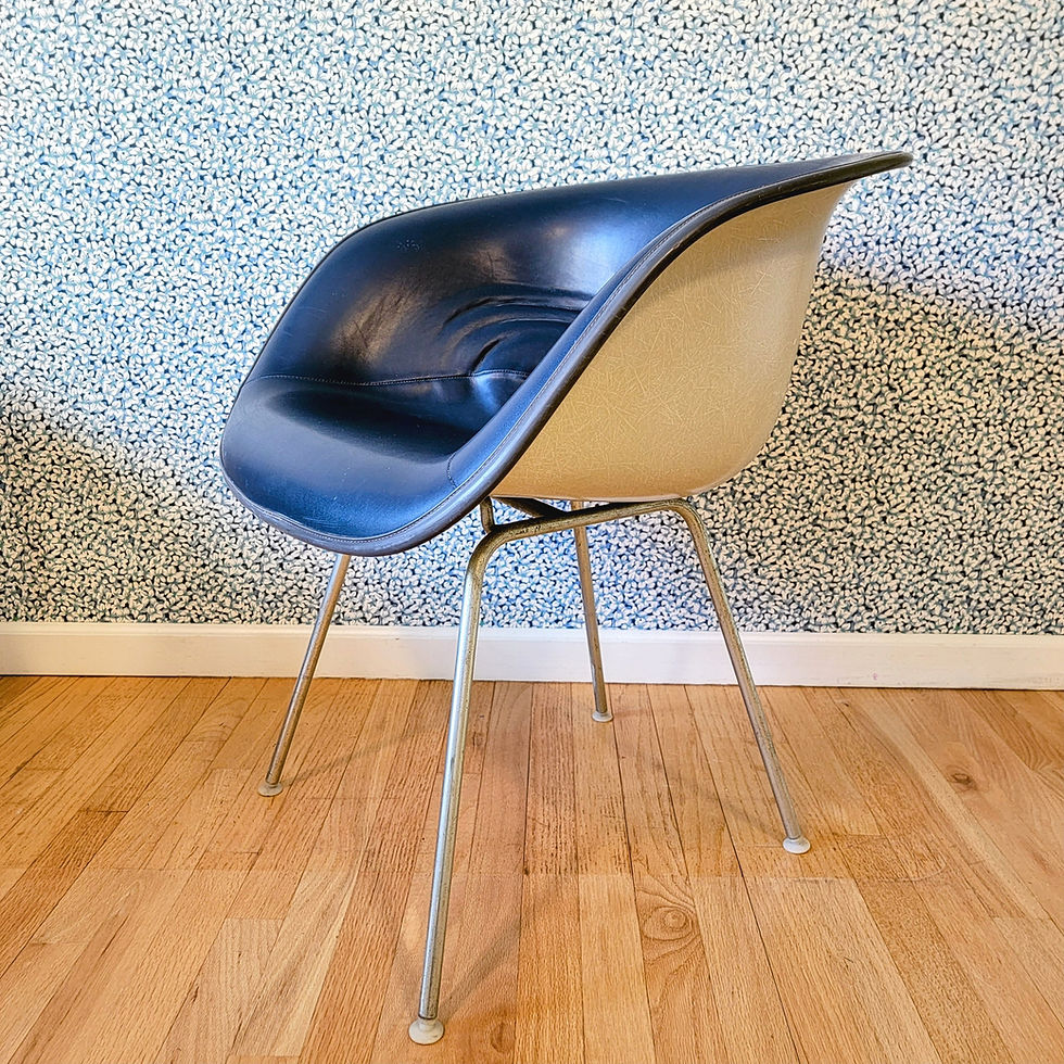 Thumbnail: Herman Miller chair, blue
