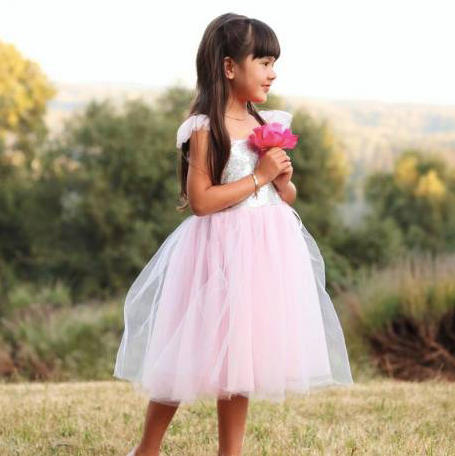 Miniature : ROBE DE PRINCESSE SEQUINS CHATOYANTS