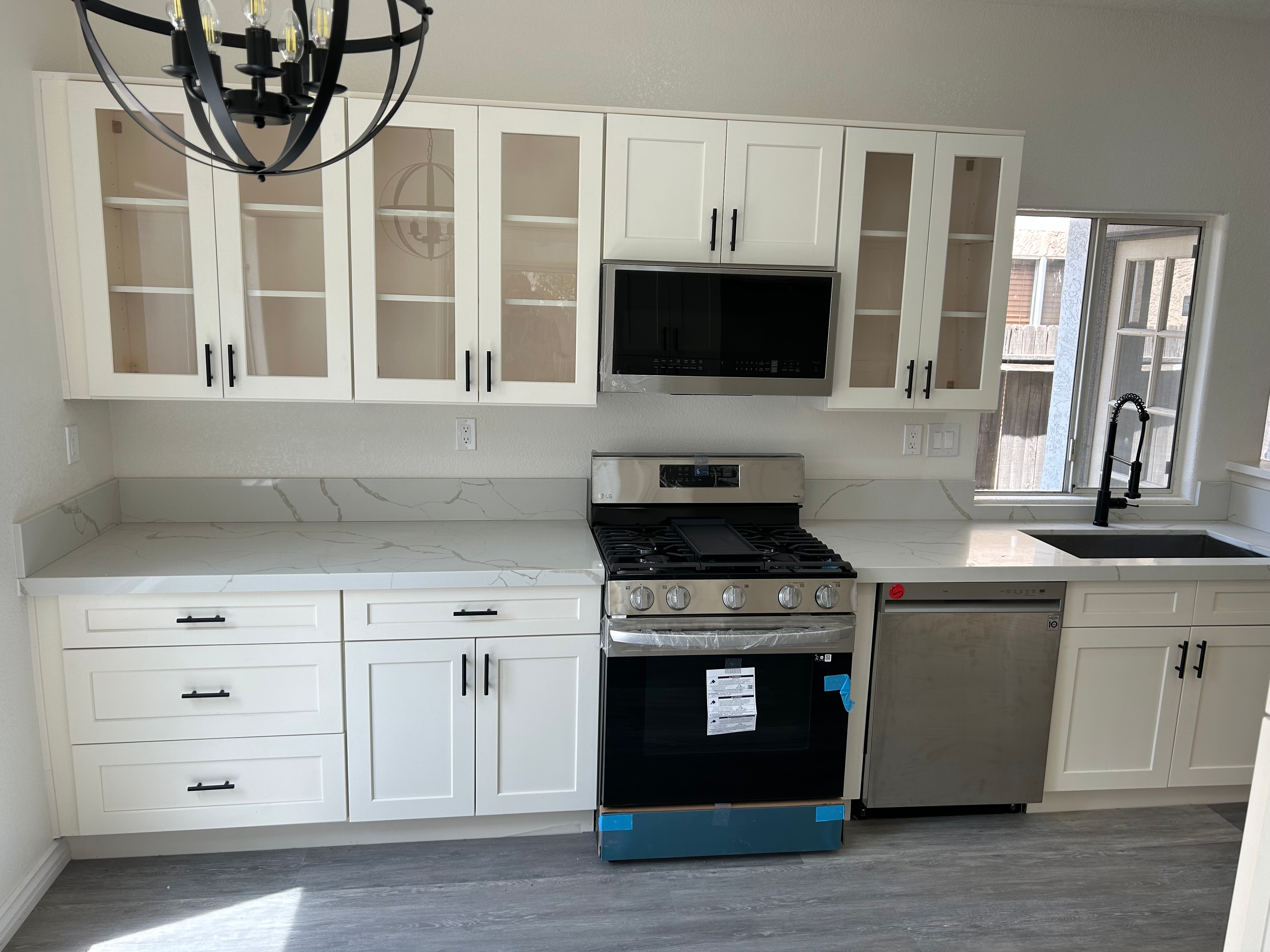 OFF WHITE KITCHEN EACH BASE