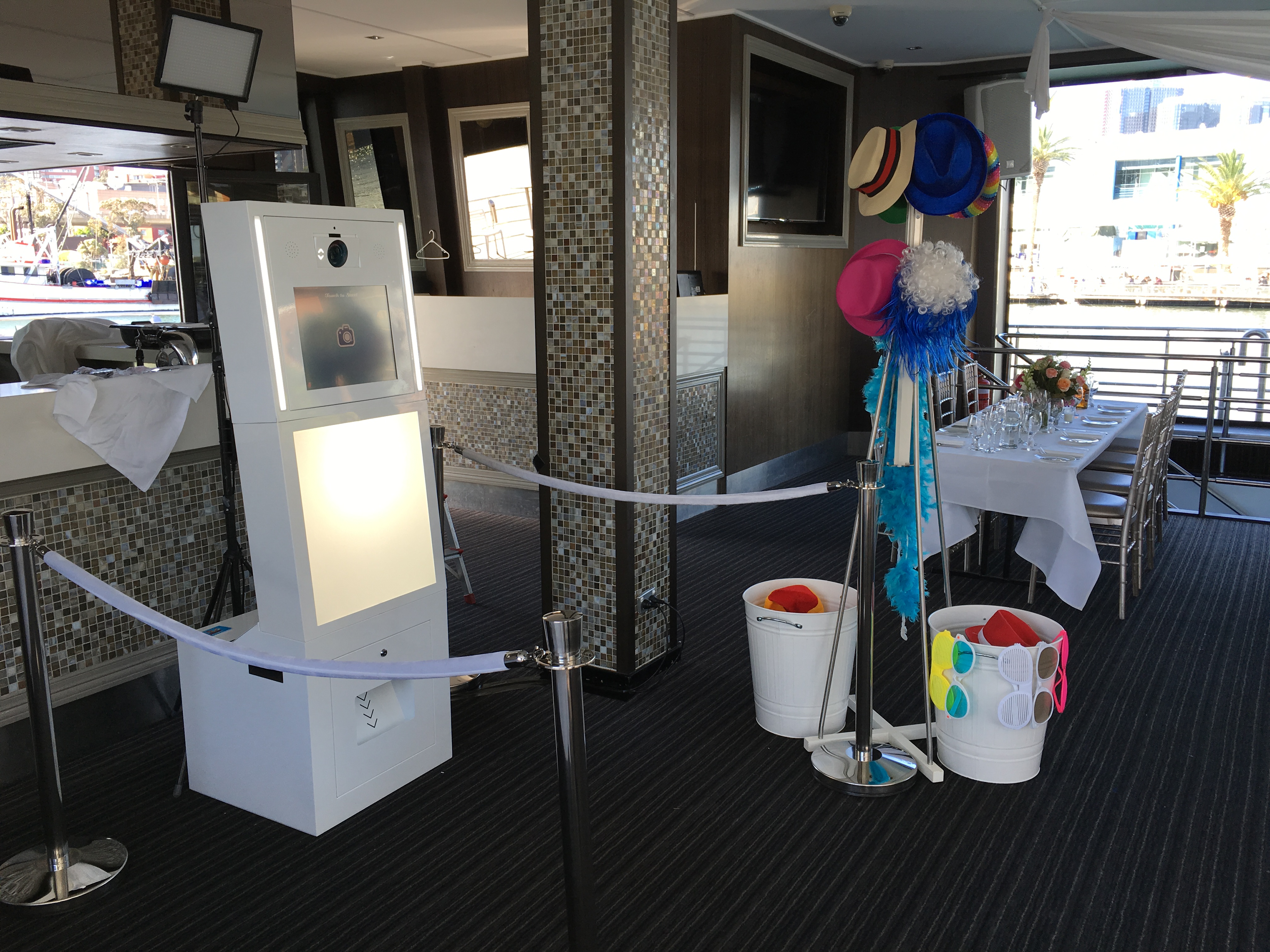 PHOTO STATION BOOTH