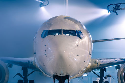 aircraft-de-icing-process-in-cold-weather-conditio-2026-03-18-20-49-53-utc.jpg
