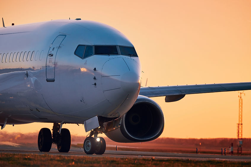 airplane-on-airport-runway-2026-03-18-20-46-08-utc.jpg