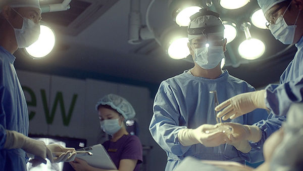 ทีมแพทย์โรงพยาบาล View Plastic Surgery