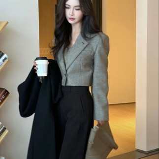 คังนัมออนนี่ (Gangnam Unni)