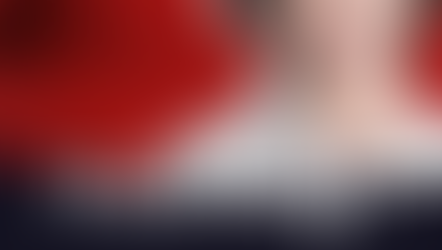 เมื่อมีริ้วรอยรอบลำคอ ก็ไม่สามารถปิดบังอายุได้ แม้ใบหน้าจะดูอ่อนเยาว์