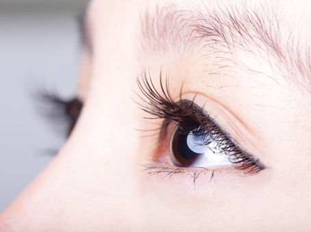 ทำตาสองชั้น vs ปรับกล้ามเนื้อตา แตกต่างกันอย่างไร?