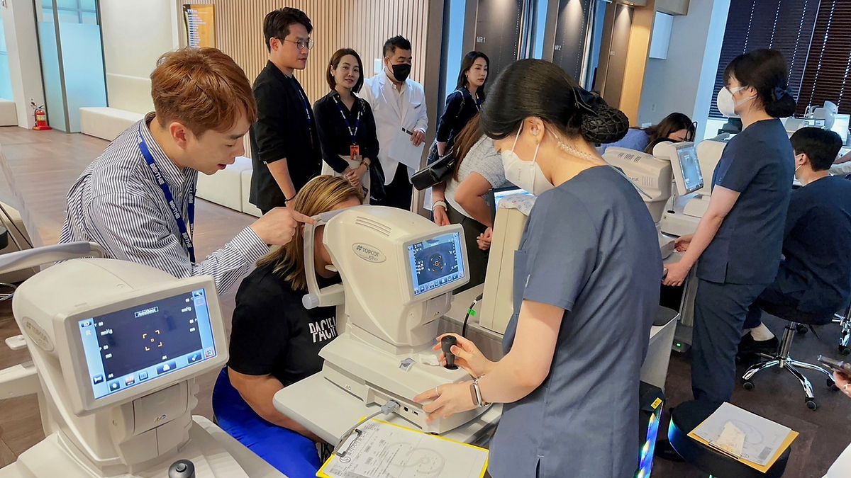 Cover image for Korean medical marketing