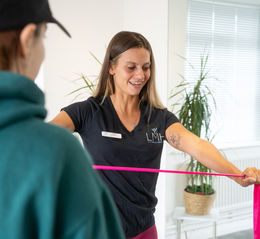 Chiropractic Recovery Tips: Why Stretches and Exercises Between Appointments Matter