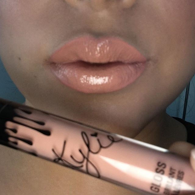 So cute 👄 #kyliecosmetics #kyliegloss #makeupbybere
