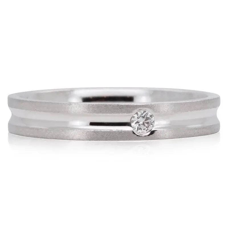 Luxurious 0.03 ct. Round Diamond Ring