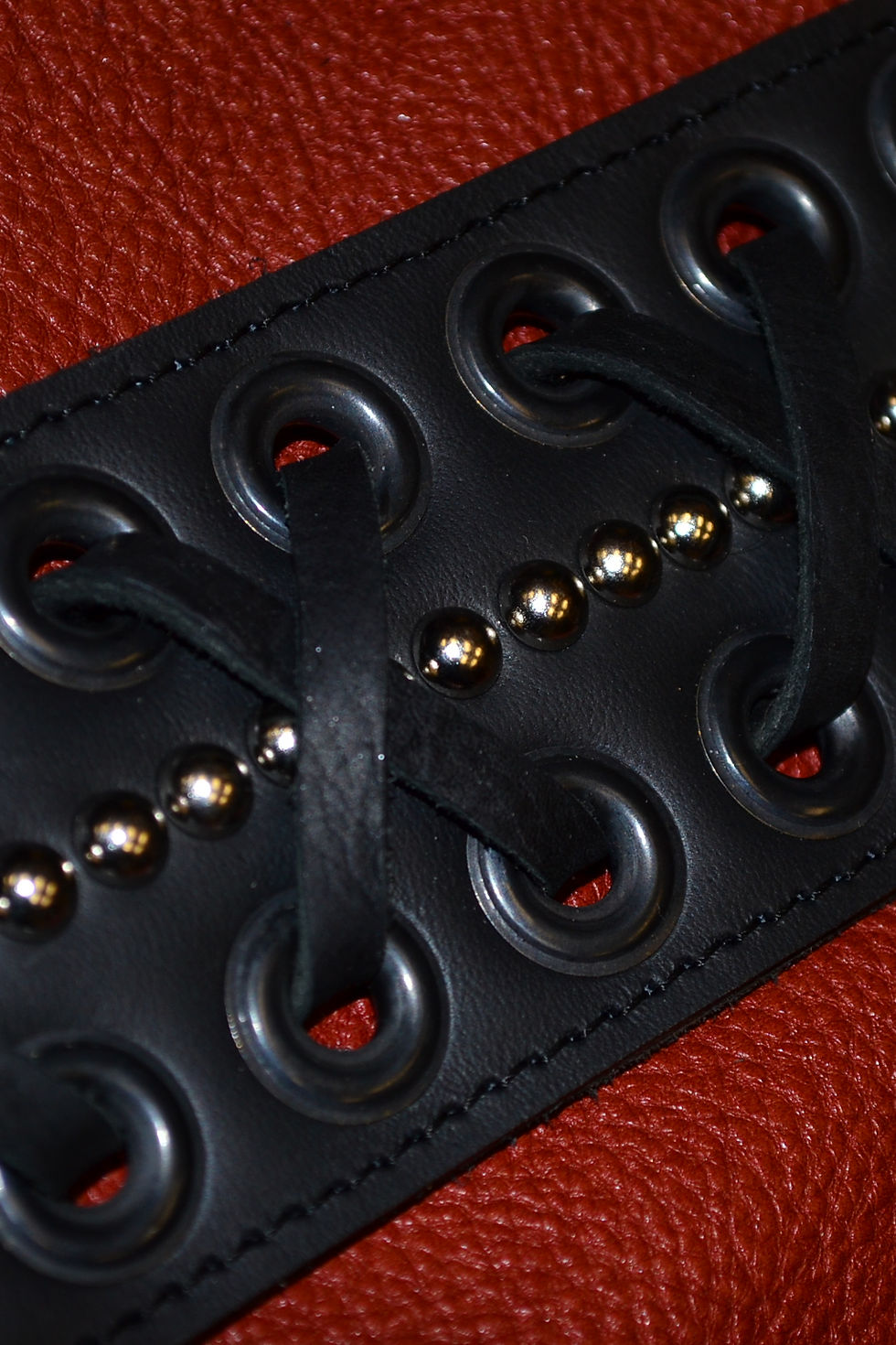 Thumbnail: Carlino Gladiator Bk Grommet, lace strap 2.5"