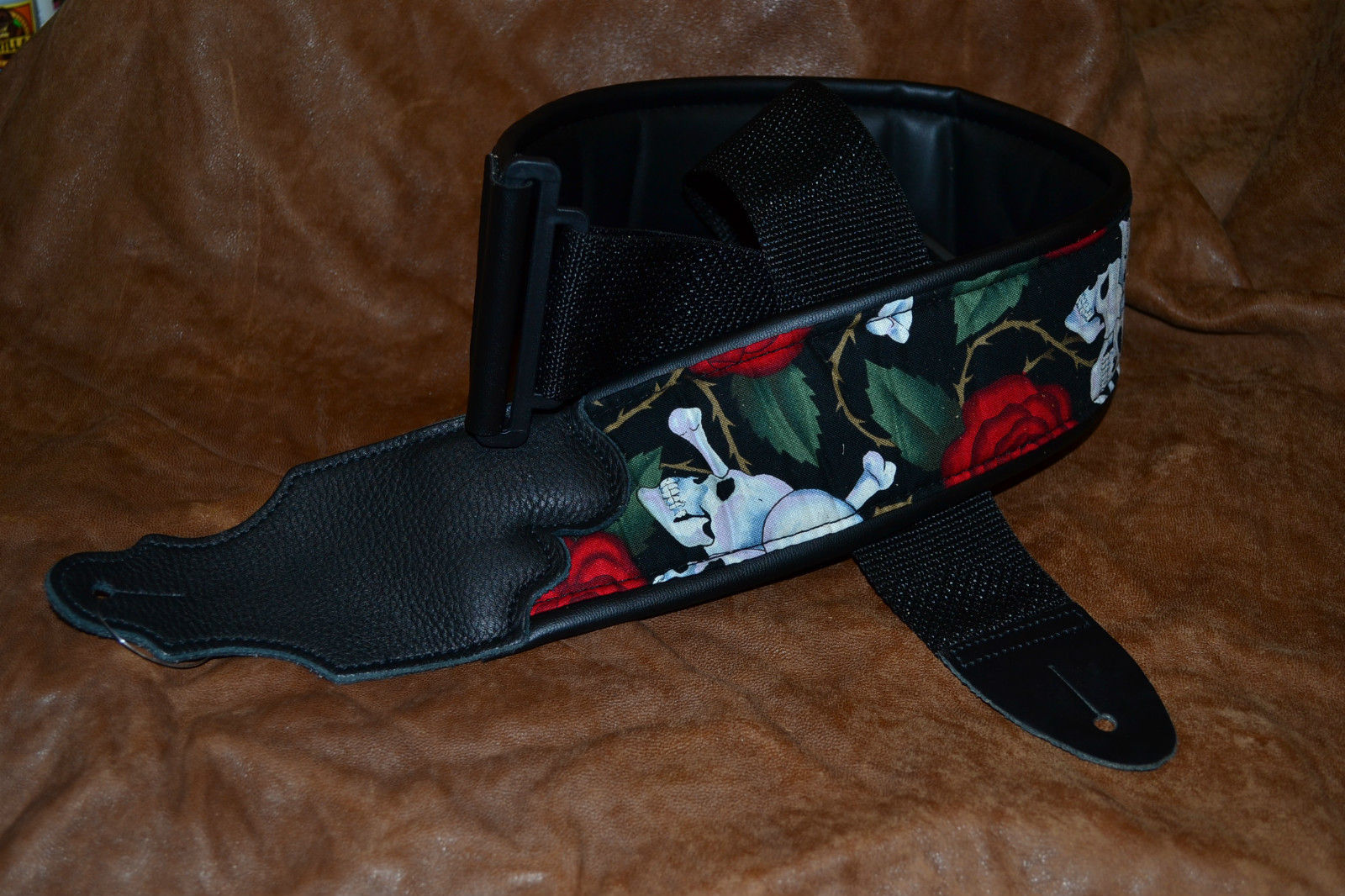 Franklin 5-SR Padded Skulls and Roses Strap