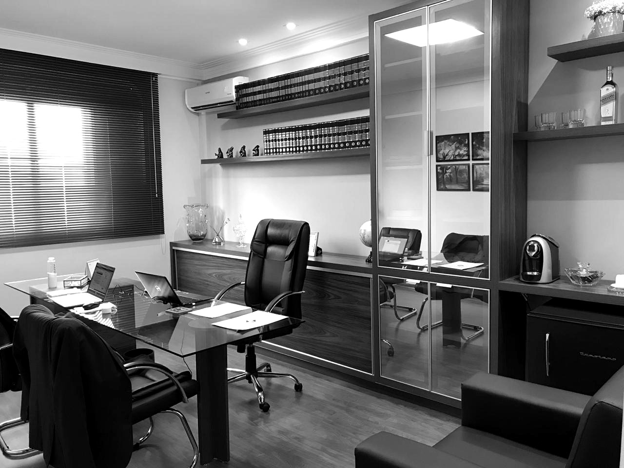 Ambiente interno da sede do MRTB Advogados