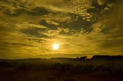 Sol ou lua_ - Sun or moon_ #sun #moon #day #light #sky #day #night #landscape #brasil #clouds #photo